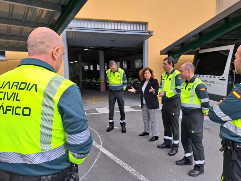 La subdelegada del Gobierno MAria Rivas conoce al nuevo EPRAT de A Coruña