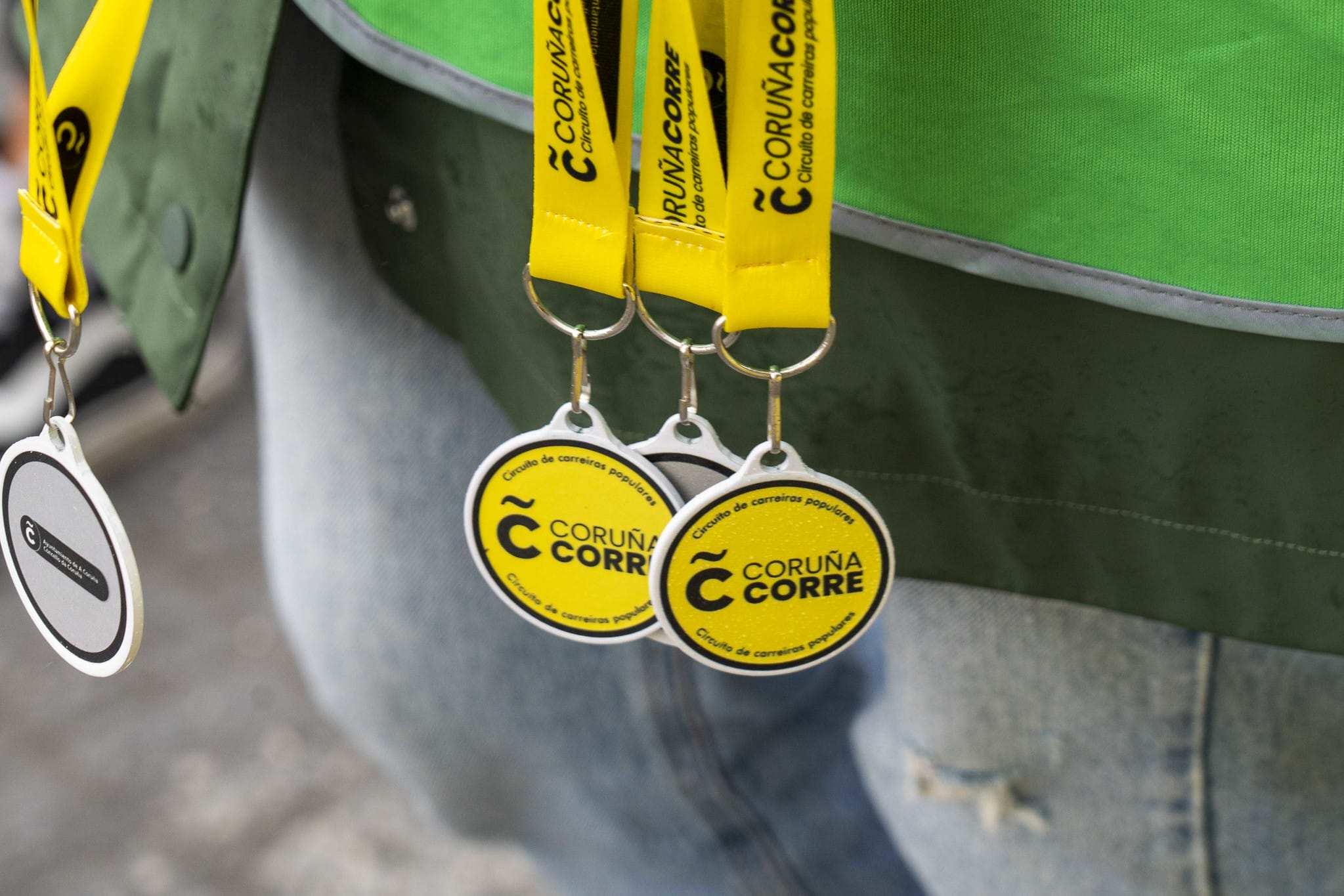 Imagen de las medallas del Coruña Corre, del que forma parte la Volta a Oza