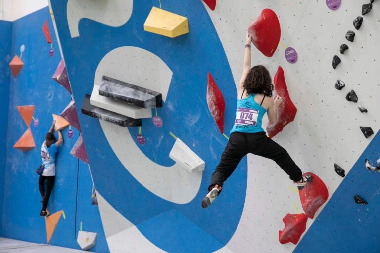 Imagen de Deportistas Coruñeses en el rocódromo de Riazor