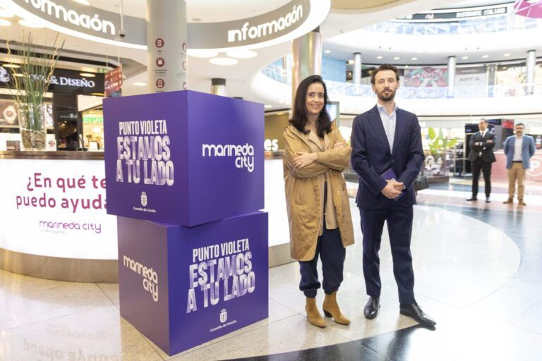 Inauguración del Punto Violeta de Marineda City y el Concello