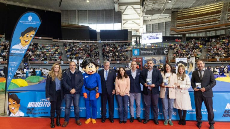 Imagen de las autoridades que asistieron al Trofeo Miguelito