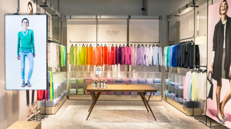 benetton cierre tiendas santiago compostela naron