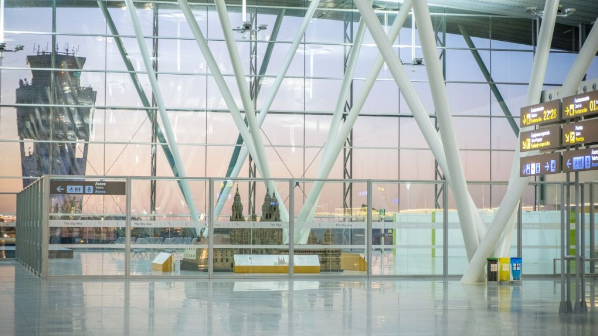 aeropuerto santiago rosalía