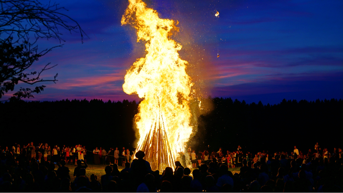 San Xoán 2025: fuego, música y tradición en una ciudad entregada al verano