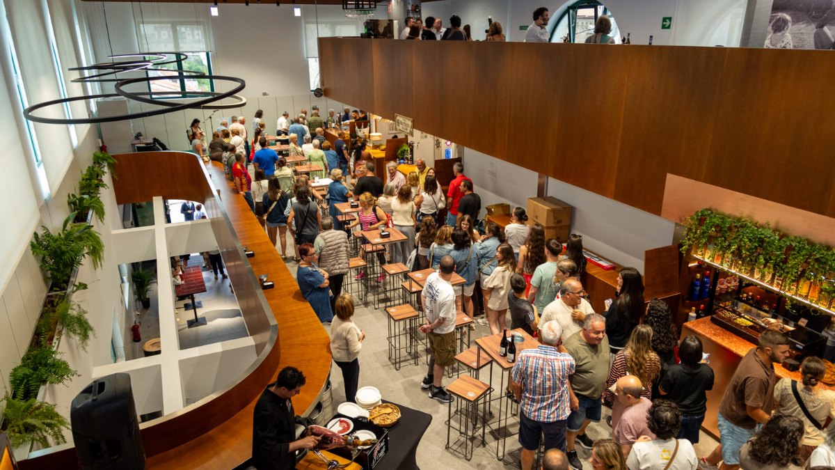 Así es el renovado Mercado Municipal de Betanzos: tradición, gastronomía y comercio en un solo espacio