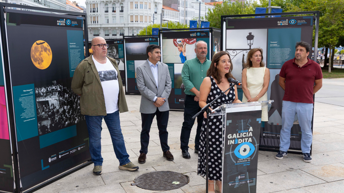 La muestra ‘A Galicia Inédita’ reúne 92 fotografías y textos periodísticos en A Coruña